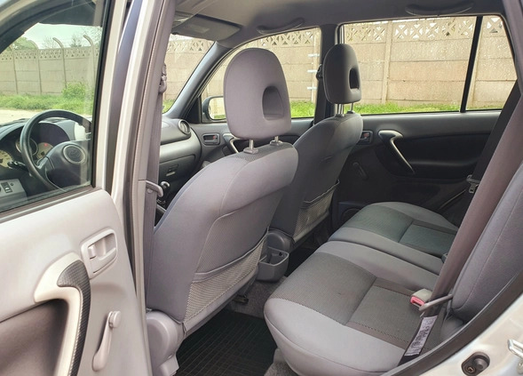 Toyota RAV4 cena 30500 przebieg: 122645, rok produkcji 2003 z Grudziądz małe 301